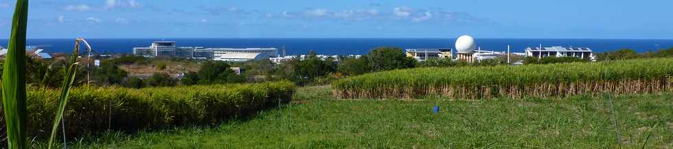 1er octobre 2014 - St-Pierre - Descente du chemin Croix de jubilé - Station de réception images satellite