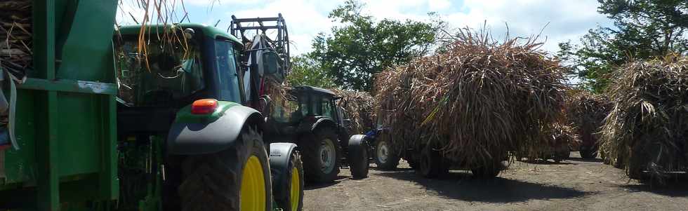 3 octobre 2014 - St-Pierre - Balance des Casernes - Attente des tracteurs -