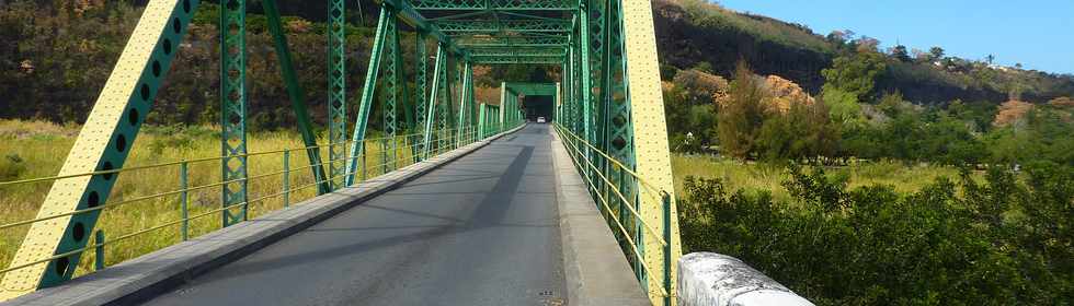 5 octobre 2014 - Entre-Deux - Pont mtallique sur le Bras de la Plaine