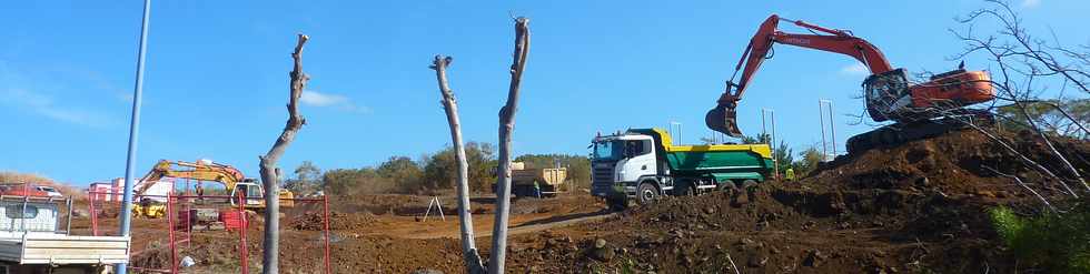 8 octobre 2014 - St-Pierre - Terre Sainte - opration Techsud One - Construction de Bureaux - sur 8 928 m2 -