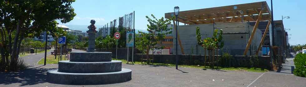 19 octobre 2014 - St-Pierre - Ravine Blanche - Nouvelle cole et parc urbain