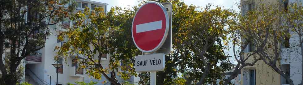 22 octobre 2014 - St-Pierre - Ravine Blanche - Sens interdit sauf vélo