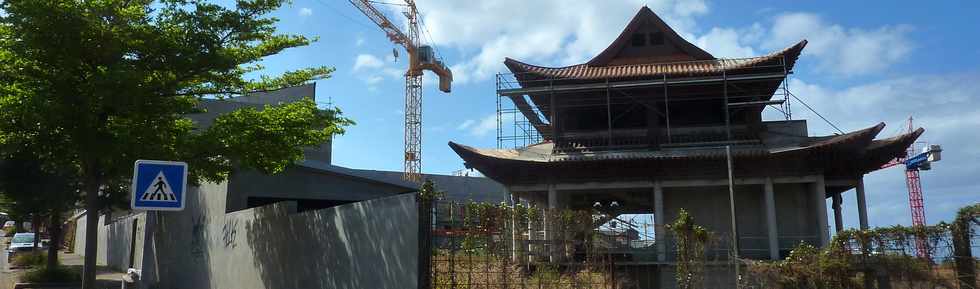 26 octobre 2014 - St-Pierre - Terre Sainte - ZAC Ocan Indien - Chantier DomusVi - Temple Guan Di