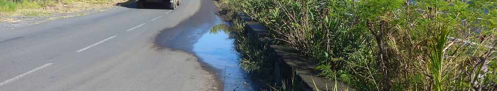 29 octobre 2014 - St-Pierre - ex RN1 - mauvais coulement des eaux pluviales