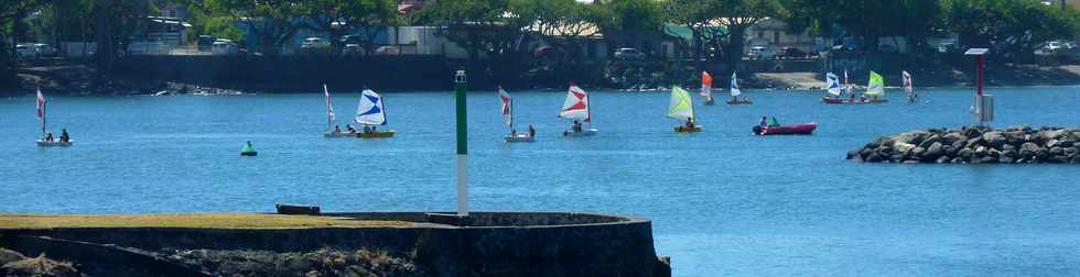 21 novembre 2014 - St-Pierre - Optimist dans l'embouchure de la rivire d'Abord