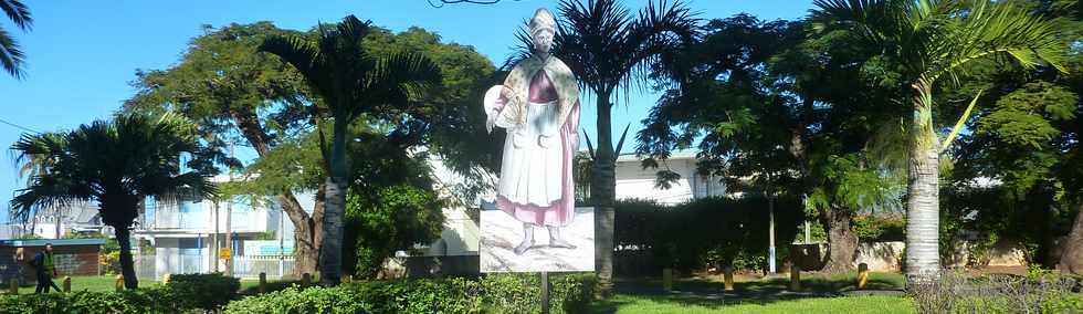 15 fvrier 2015 - St-Pierre - Panneaux sur la place de la mairie