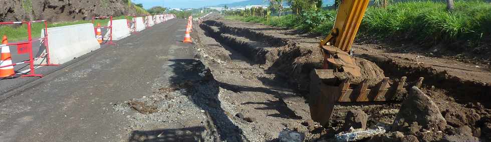 22 fvrier 2015 - St-Pierre - Ancienne RN1 - Travaux entre ouest du TCSP -