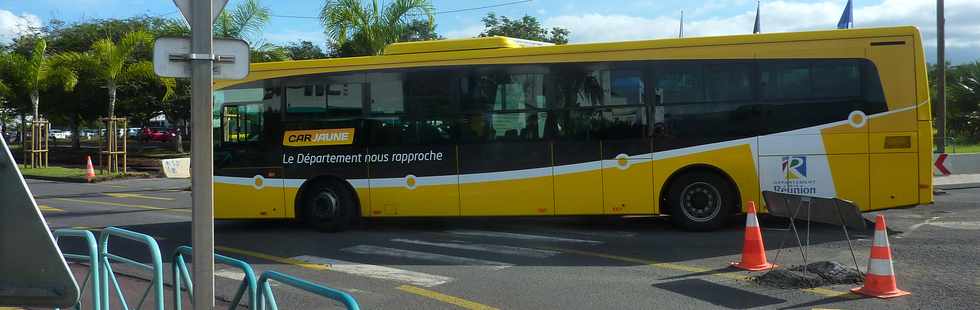 10 mai 2015 - St-Pierre - Nouveau Car Jaune