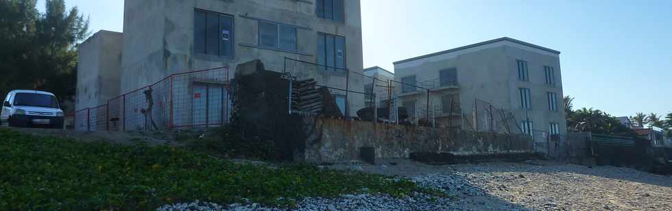 17 mai 2015 - St-Pierre - Chantier htel Le Battant des lames