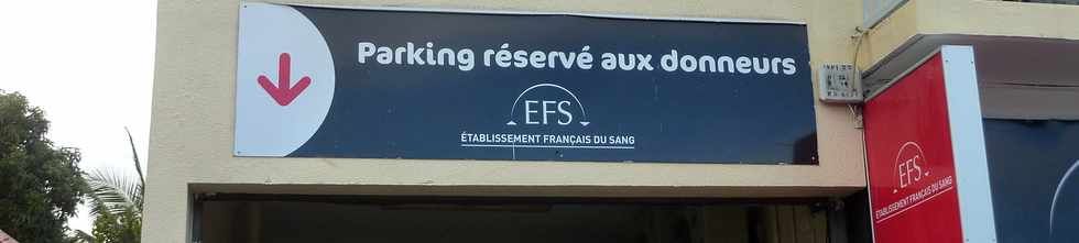 12 juin 2015 - St-Pierre - EFS - Parking réservé aux donneurs