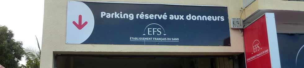 12 juin 2015 - St-Pierre - EFS - Parking rserv aux donneurs