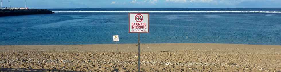 14 juin 2015 - St-Pierre - Baignade interdite pour cause de pollution