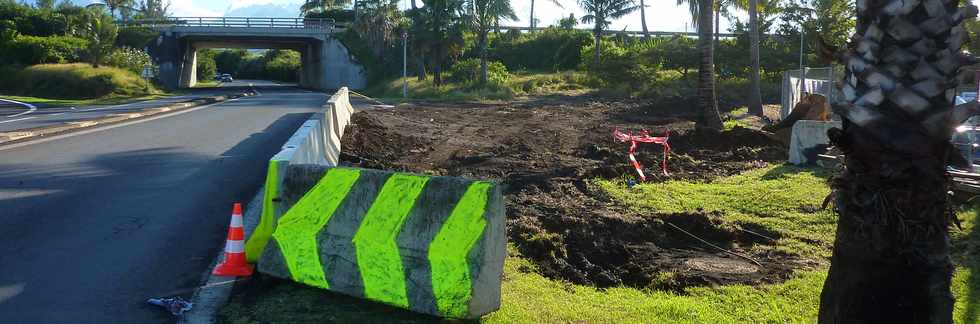 14 juin 2015 - St-Pierre - Travaux entre ouest du TCSP - Enlvement parterres