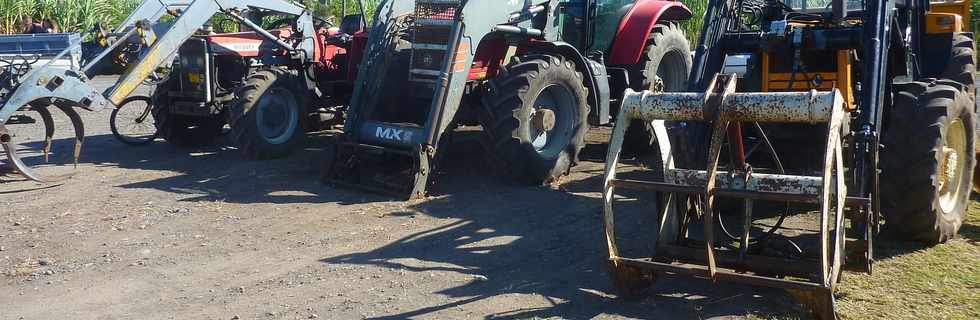12 juillet 2015 - St-Louis - Bois de Nèfles Cocos - Bénédiction des outils - Batèm kouto - Tracteurs