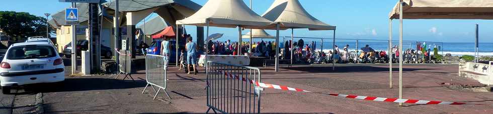 9 aot 2015 - St-Pierre - Brocante des habitants de Terre Sainte ( AFEMAR)