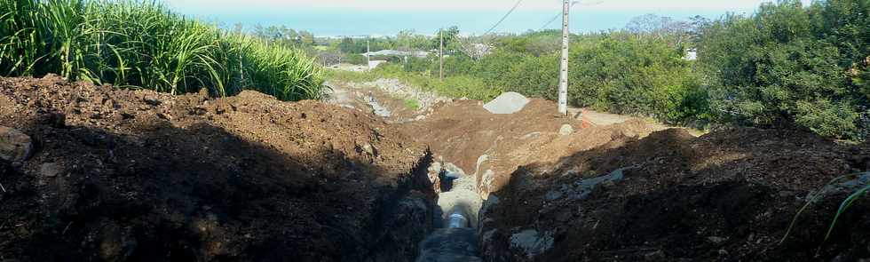 Vendredi 14 aot 2015 - St-Pierre - Voie cannire - canalisation interconnexion conduites haute et basse Bras de la Plaine -