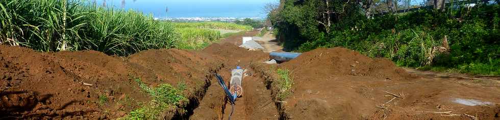 Vendredi 14 aot 2015 - St-Pierre - Voie cannire - canalisation interconnexion conduites haute et basse Bras de la Plaine -