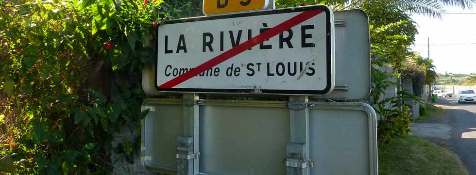 2 septembre 2015 -  La Rivyer - Panneau fin agglomération