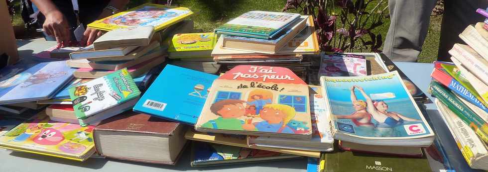 11 octobre 2015 - St-Pierre - Bd Hubert-Delisle - Athna 2015 - Brocante de livres -