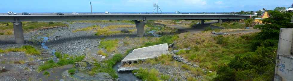 25 octobre 2015 - St-Louis - Rivire St-Etienne - Ancien radier et nouveau pont