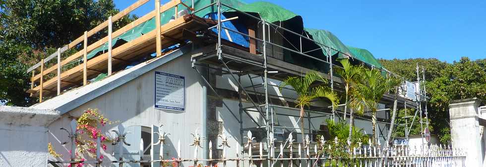 8 novembre 2015 - St-Pierre - Réfection de la toiture de la Maison Adam de Villiers