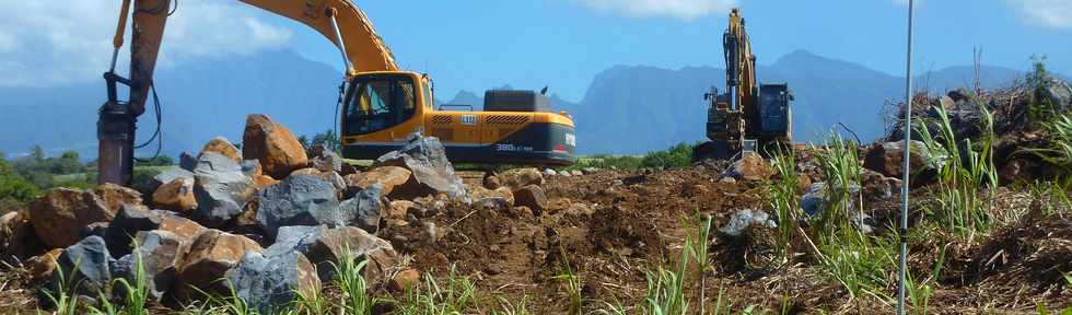 11 novembre 2015 - St-Pierre - Terre Rouge - Extraction de roches