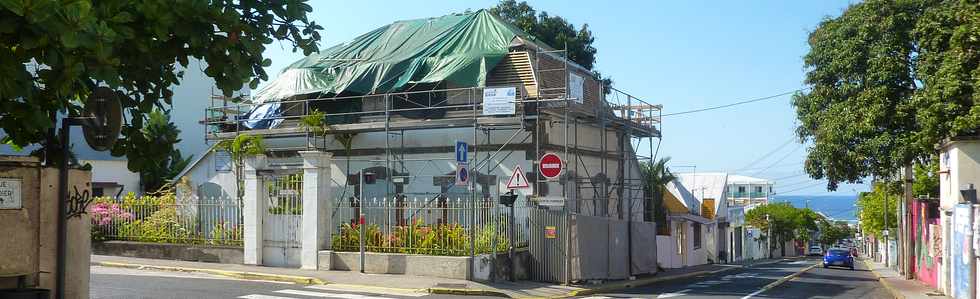 15 novembre 2015 - St-Pierre - Rfection de la toiture de la maison Adam de Villiers