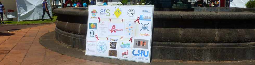 1er décembre 2015 - St-Pierre - Jardins hôtel de ville - Journée mondiale de lutte contre le sida