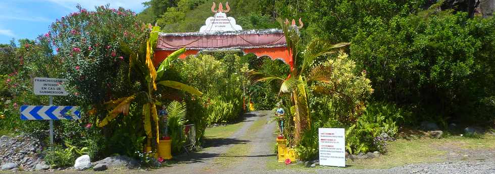 4 dcembre 2015 - St-Louis - Kovil Srhi Devi Pandiali - Route du Ouaki