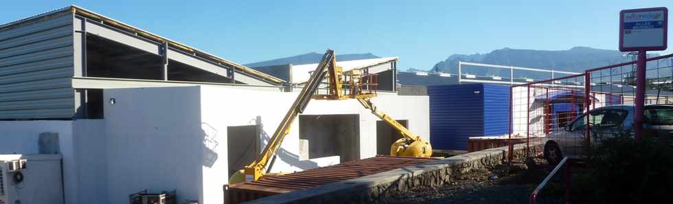 8 mai 2016 - St-Pierre - Chantier du Conforama Joli Fond