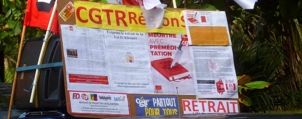 17 mai 2016 - St-Pierre - Jardins de la plage - Dfil pour le retrait de la loi El Khomri