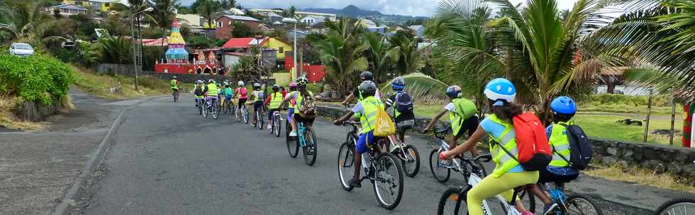 7 juin 2016 - St-Pierre - Amicale laque Raphal Barquissau - P'tit tour  vlo USEP de Ravine Blanche  Grands Bois -