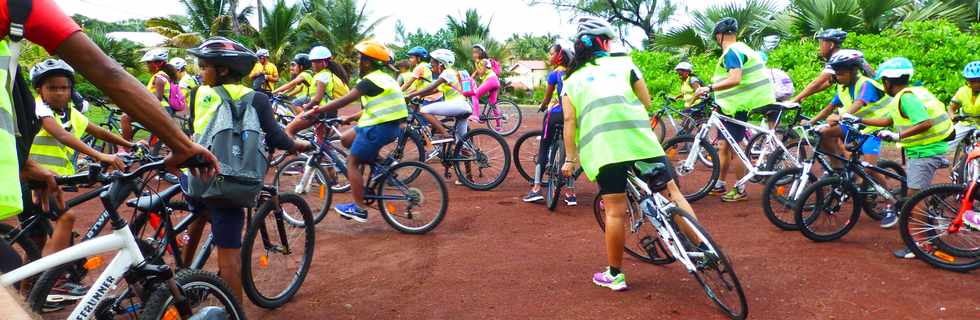 7 juin 2016 - St-Pierre - Amicale laque Raphal Barquissau - P'tit tour  vlo USEP de Ravine Blanche  Grands Bois -