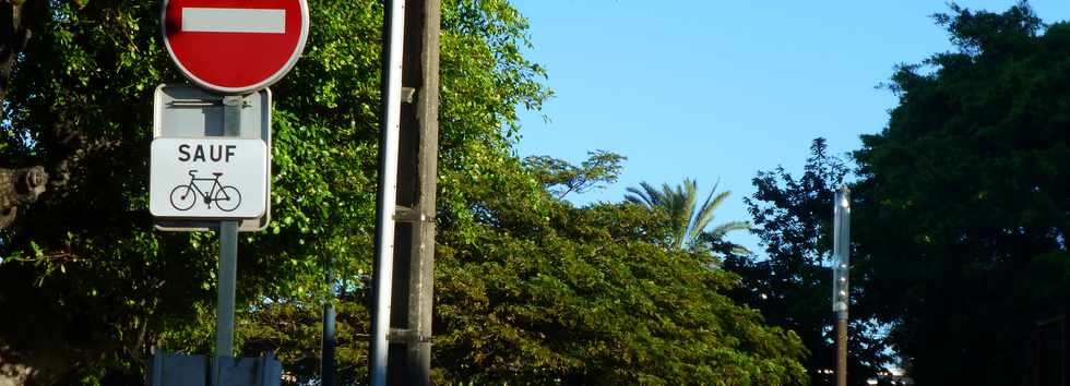 12 juin 2016 - St-Pierre - Double-sens cyclable Zac du Mail