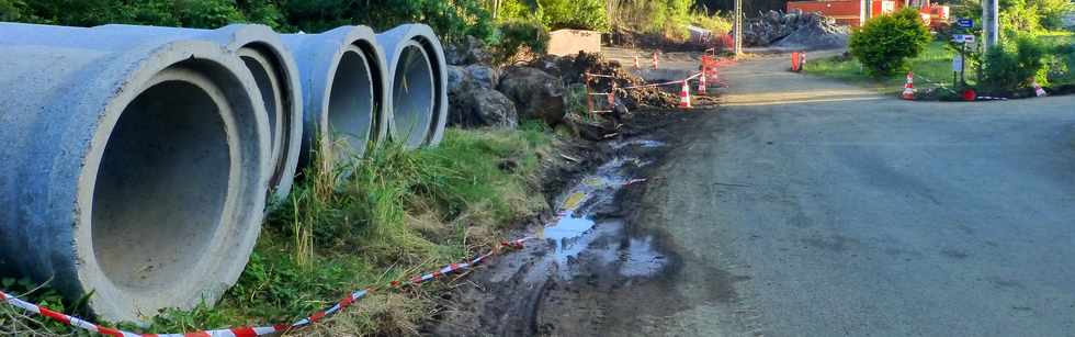 19 juin 2016 - St-Pierre - Busage du radier de la ravine Concession