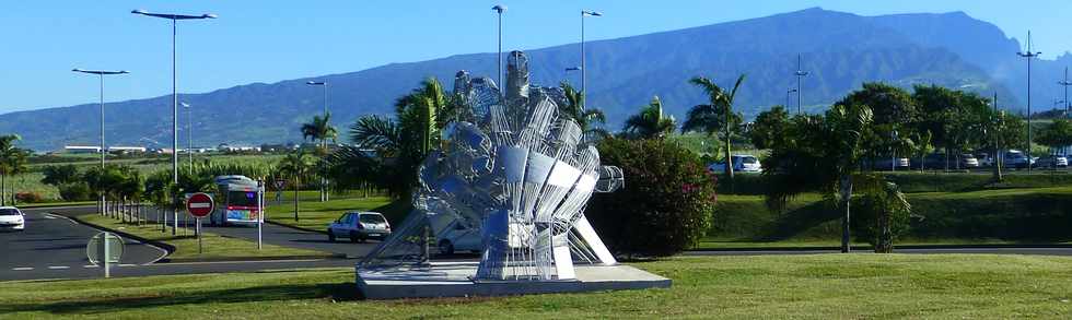 24 juin 2016 - St-Pierre - ZAC Canabady - Oeuvre d'art - Rond-point