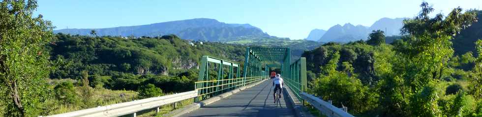 29 juin 2016 - St-Pierre - Pont mtallique sur le Bras de la Plaine