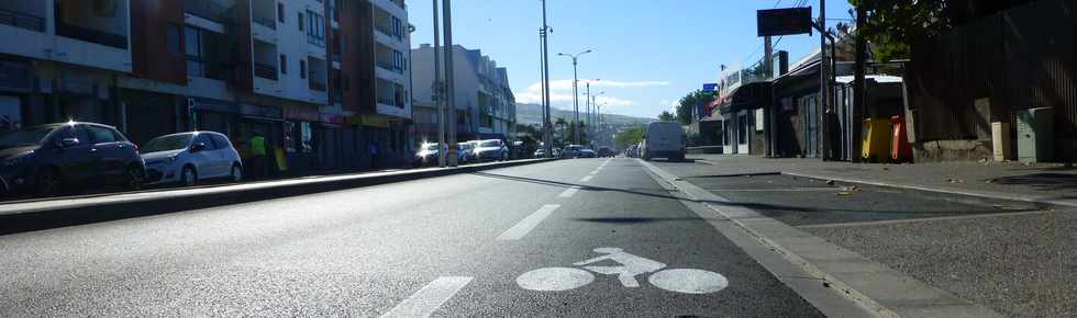 11 septembre 2016 - St-Pierre - Tracés piste cyclable sur le bd Hubert Delisle
