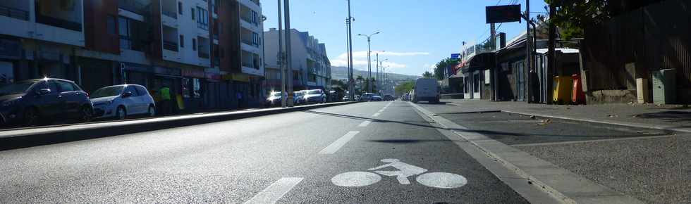 11 septembre 2016 - St-Pierre - Tracs piste cyclable sur le bd Hubert Delisle