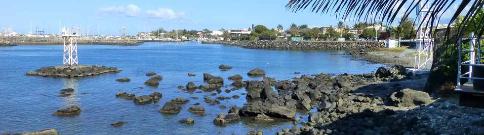 5 octobre 2016 - St-Pierre - Terre Sainte -  Entre du port