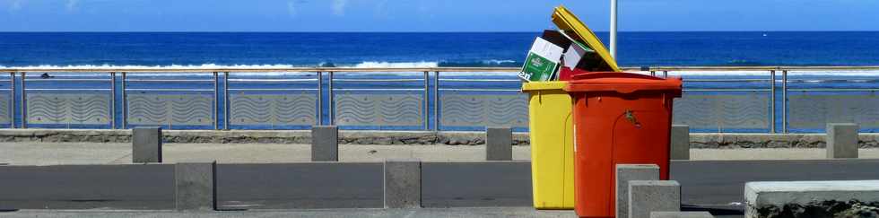 12 octobre 2016 - St-Pierre - Embouteillages sur le boulevard Hubert-Delisle - Vue sur mer