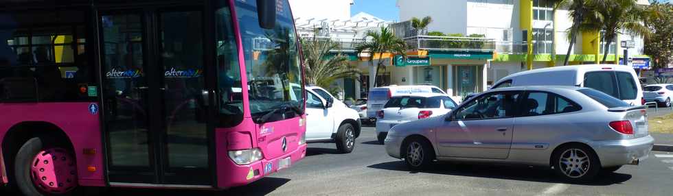 12 octobre 2016 - St-Pierre - Embouteillages sur le boulevard Hubert-Delisle - Travaux TCSP -