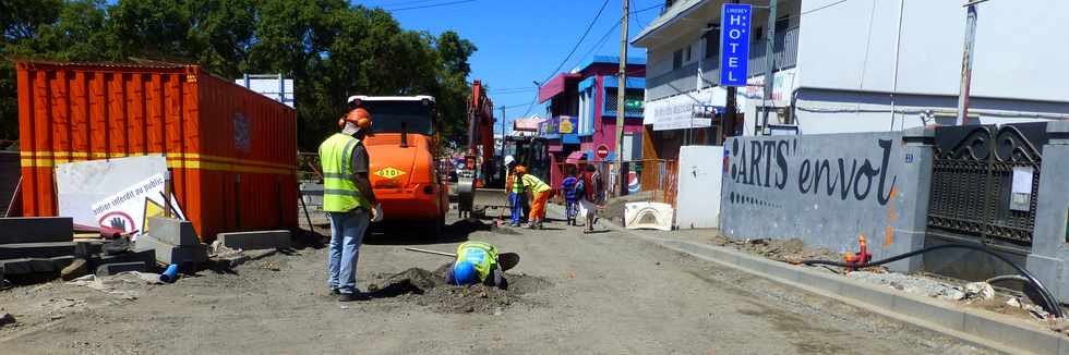 12 octobre 2016 - St-Pierre - Embouteillages sur le boulevard Hubert-Delisle - Travaux TCSP Rue Isautier