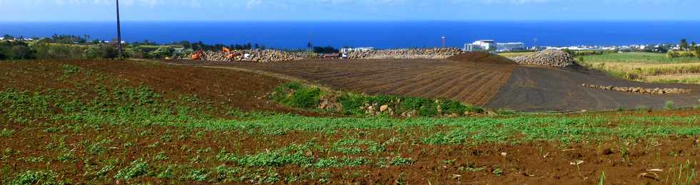 19 octobre 2016 - St-Pierre - Chemin de Bassin Plat - Extraction de roches