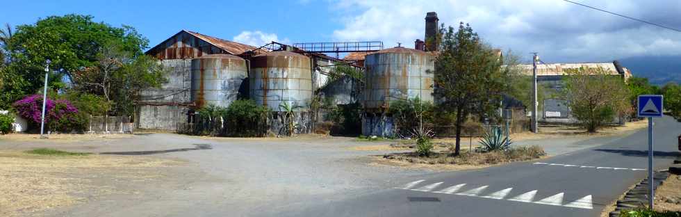 30 octobre 2016 - St-Pierre - Pierrefonds - Ancienne usine sucrière - Cuves à mélasse