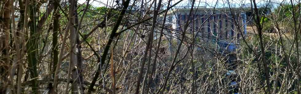 20 novembre 2016 - Entre Deux - Vue sur usine hydrolectrique du Bras de la Plaine