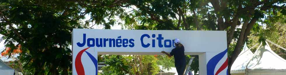 8 dcembre 2016 - St-Pierre - Basse Terre - Prparatifs pour les journes de la citoyennet