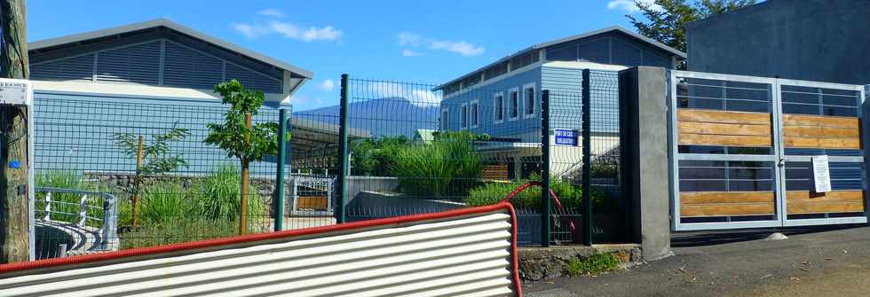 19 mars 2017 - St-Pierre -  Ligne des Bambous - Chantier rénovation école Leconte de Lisle