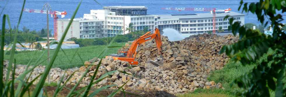 24 mars 2017 - St-Pierre - Chemin de Bassin Plat - Extraction de roches