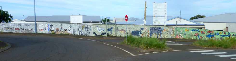 24 mars 2017 - St-Pierre - Terre Sainte les Hauts - Fresque Henri Ichiza - lves de l'cole de Bassin Plat